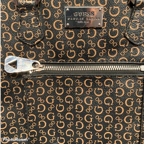 Guess Bag - Picture 4 of 13
